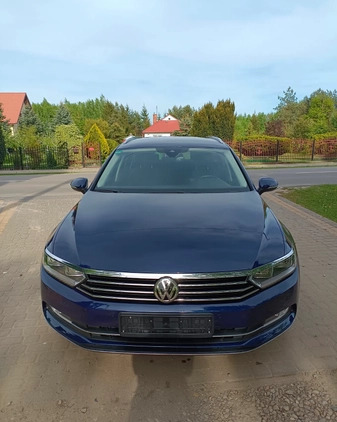 Volkswagen Passat cena 78000 przebieg: 168000, rok produkcji 2018 z Jeziorany małe 326